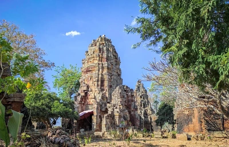 Capture the vibrant beauty of Battambang in the dry season